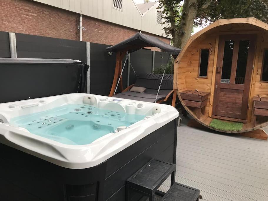 Voormalig Politiebureau Gebruik Welnesstuin Tegen Betaling Bed and Breakfast Ouddorp Exterior foto
