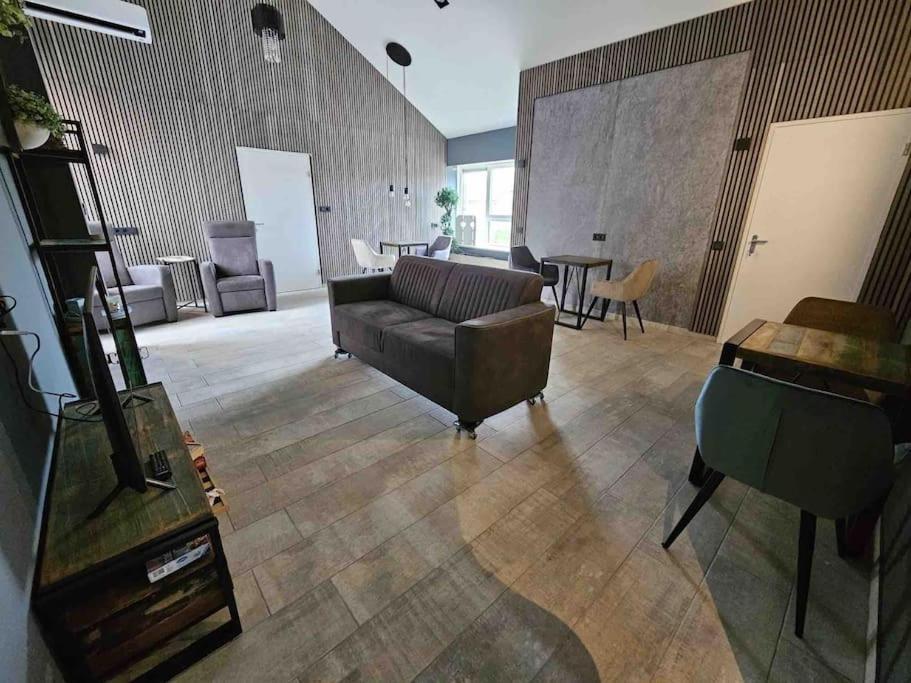 Voormalig Politiebureau Gebruik Welnesstuin Tegen Betaling Bed and Breakfast Ouddorp Exterior foto