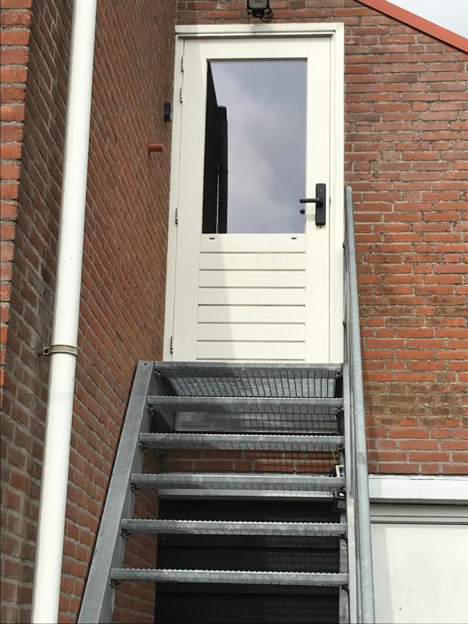 Voormalig Politiebureau Gebruik Welnesstuin Tegen Betaling Bed and Breakfast Ouddorp Exterior foto
